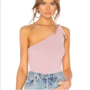 Superdown Lainey one shoulder rib top